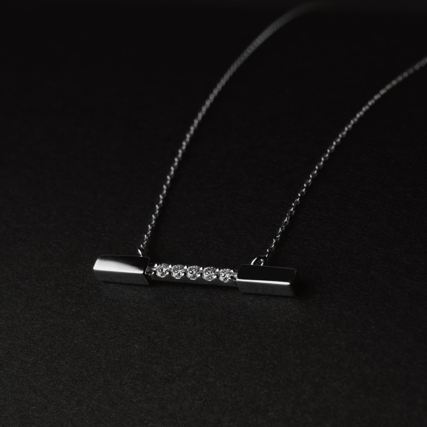 SOFT STRUCTURE bar necklace