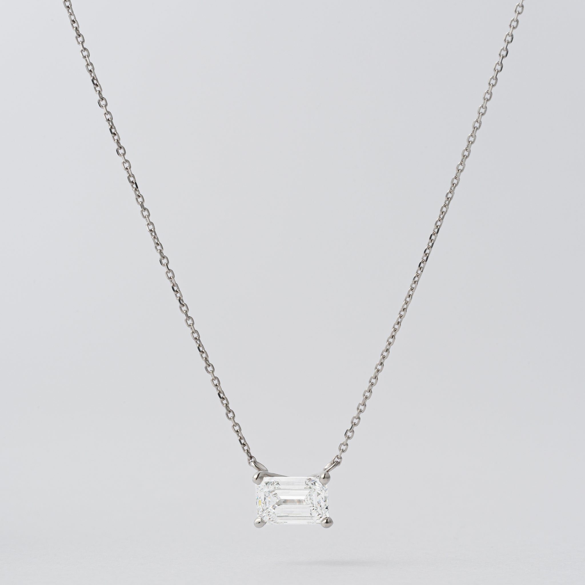 ITSELF Trap cut necklace