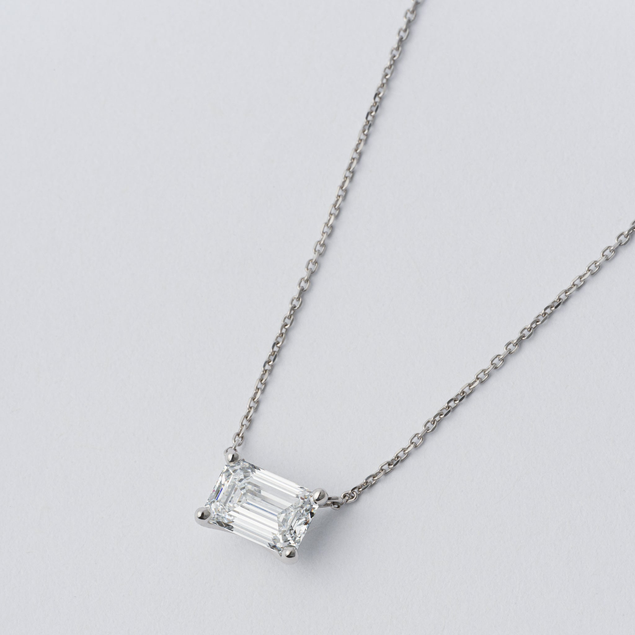 ITSELF Trap cut necklace